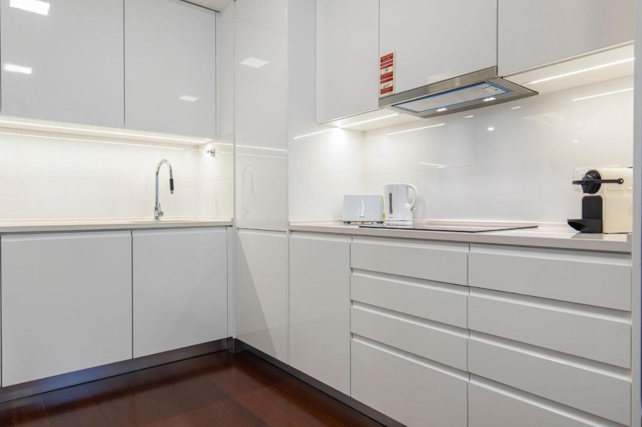 كاسكايس Touch Of Class 2Bdr Apartment By Lovelystay المظهر الخارجي الصورة